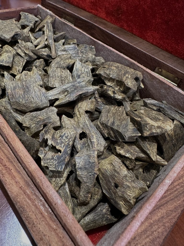 Chinese Double Super Oud